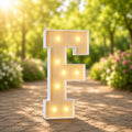 Lettre lumineuse « F »