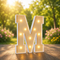 Lettre lumineuse « M »