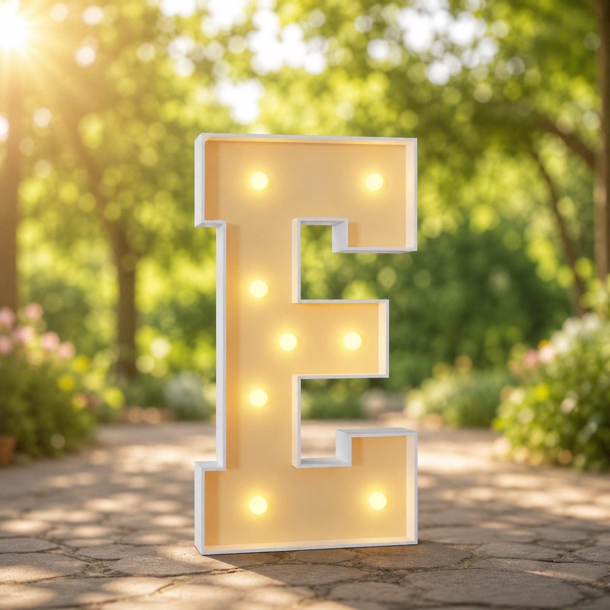 Lettre lumineuse « E »